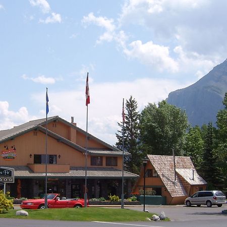 Douglas Fir Resort & Chalets Banff Bagian luar foto